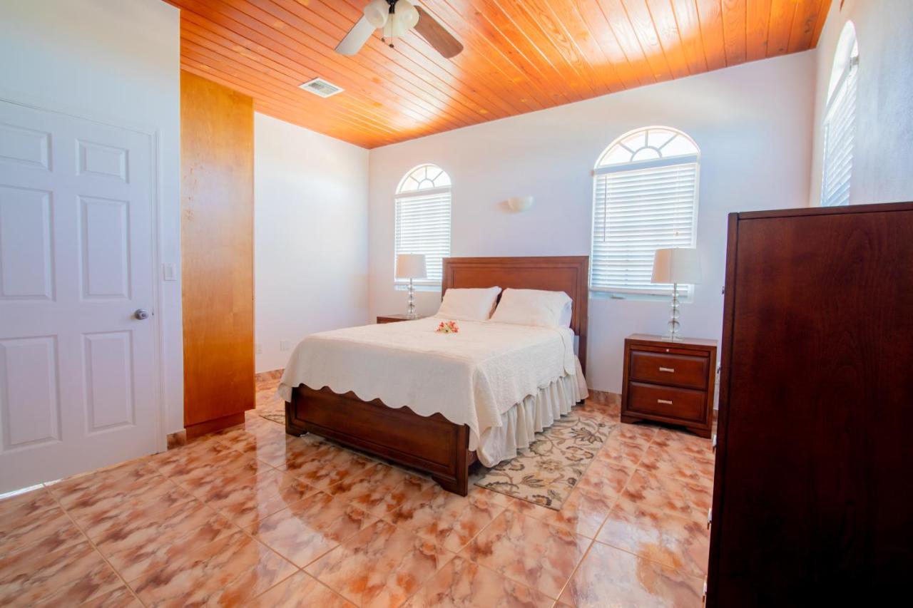 Golden Pelican Villa- 5 Bdr Beachfront Home In North Caicos, Turks & Caicos Whitby Exterior photo
