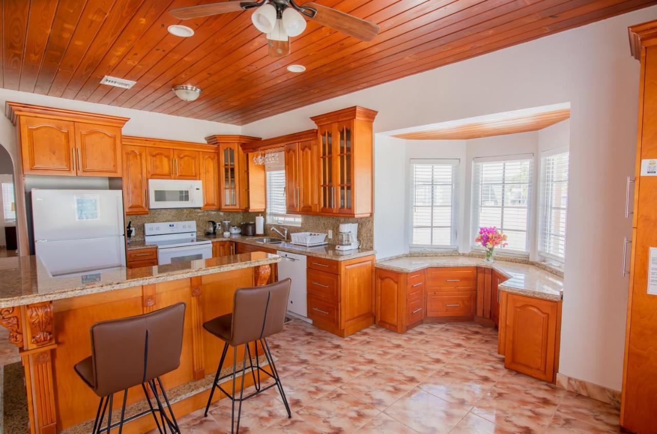 Golden Pelican Villa- 5 Bdr Beachfront Home In North Caicos, Turks & Caicos Whitby Exterior photo